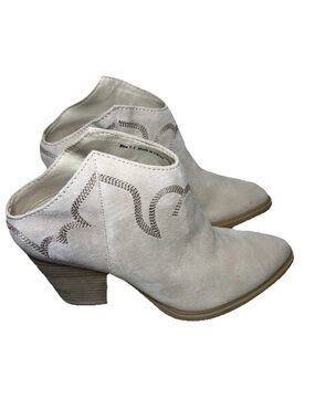 dolce vita Sola Western Bootie DV FOOTWEAR dune suede womens size 7.5